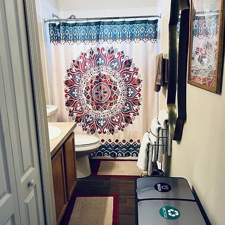 Ruskin Fl Private 2 Bdrm 1 Bath Suite Common Areas Shared With Host And Cat Екстер'єр фото