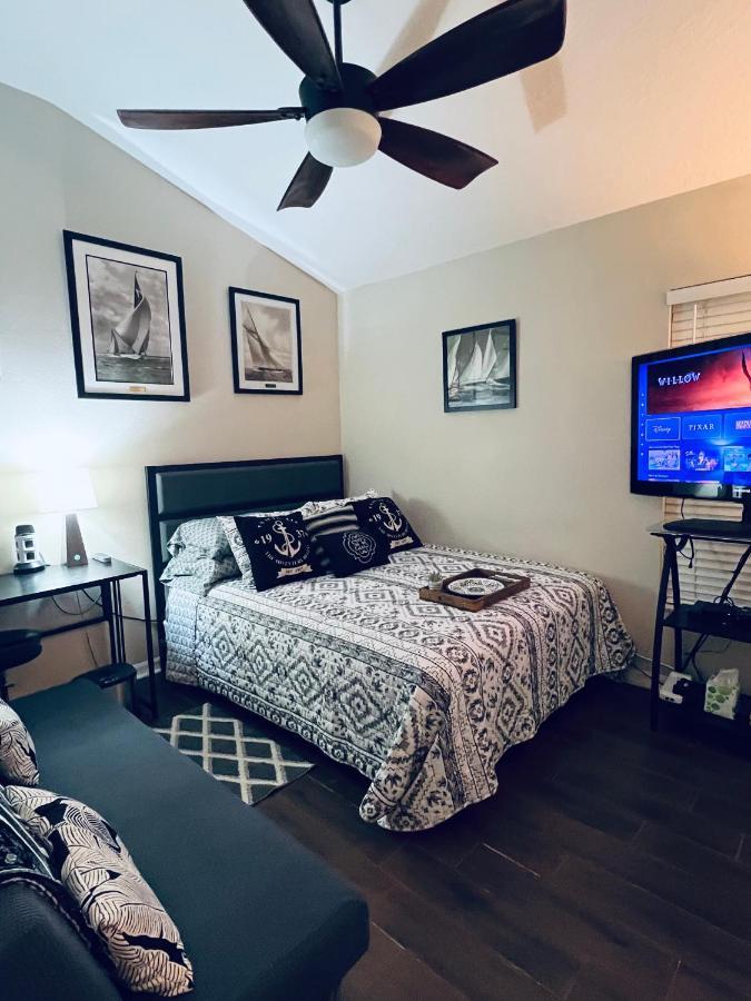 Ruskin Fl Private 2 Bdrm 1 Bath Suite Common Areas Shared With Host And Cat Екстер'єр фото