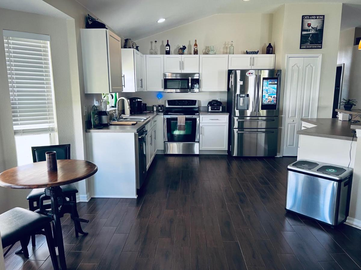 Ruskin Fl Private 2 Bdrm 1 Bath Suite Common Areas Shared With Host And Cat Екстер'єр фото