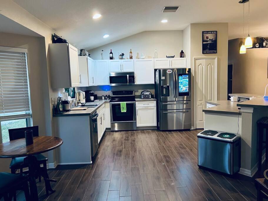 Ruskin Fl Private 2 Bdrm 1 Bath Suite Common Areas Shared With Host And Cat Екстер'єр фото